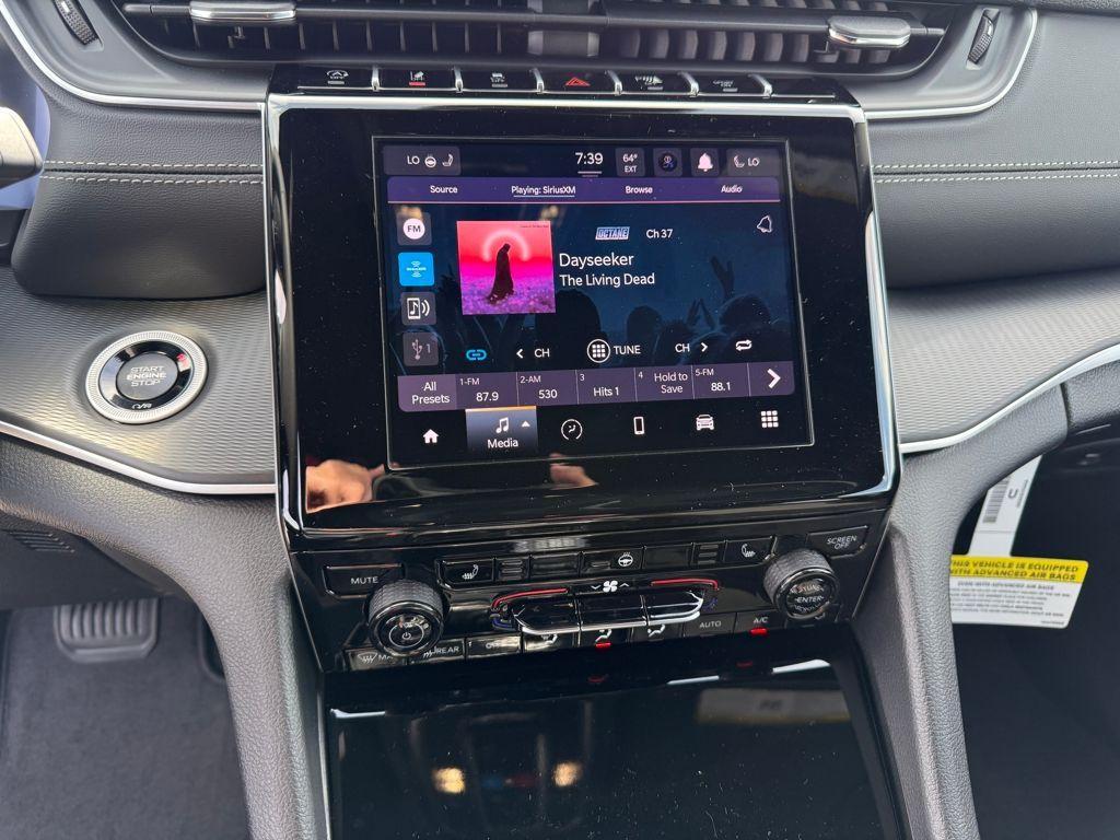 new 2025 Jeep Grand Cherokee car, priced at $34,125