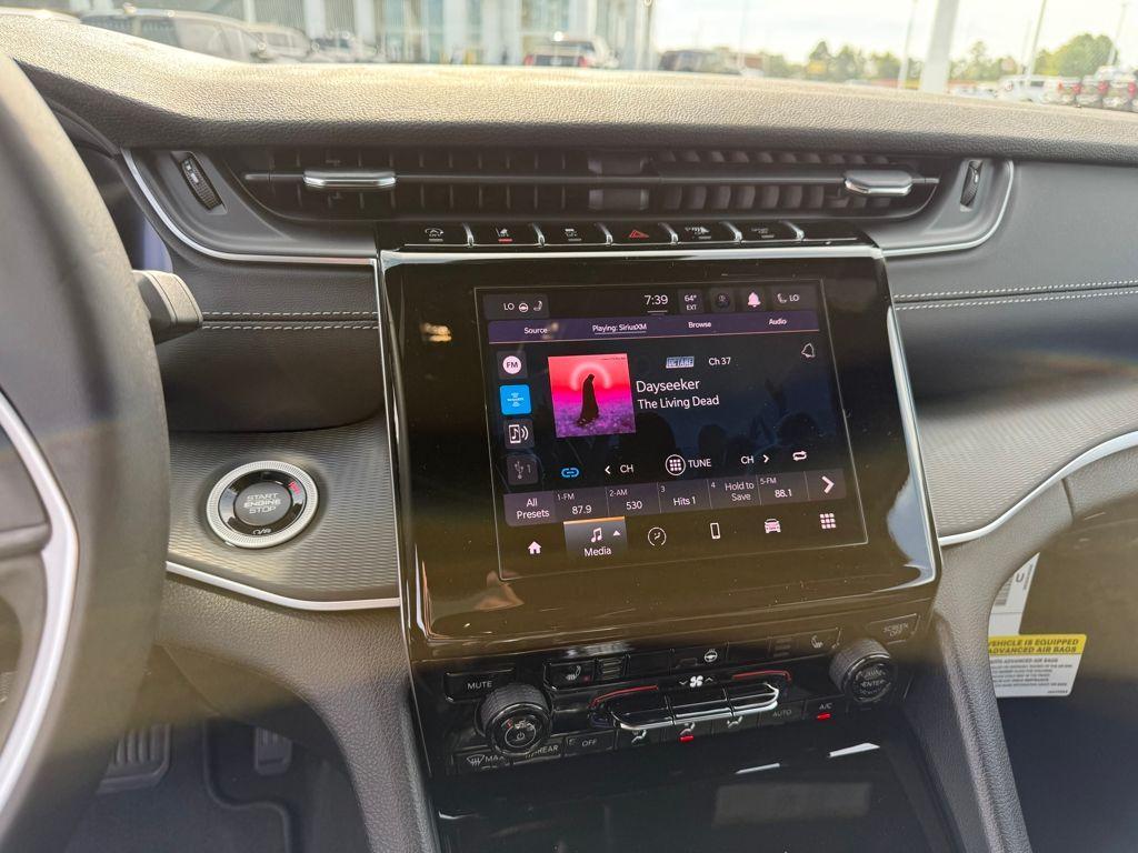 new 2025 Jeep Grand Cherokee car, priced at $34,125