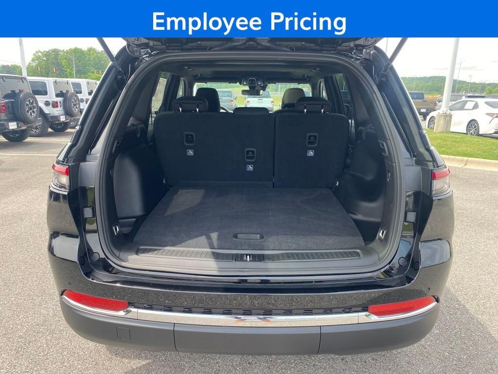 new 2025 Jeep Grand Cherokee car, priced at $31,125