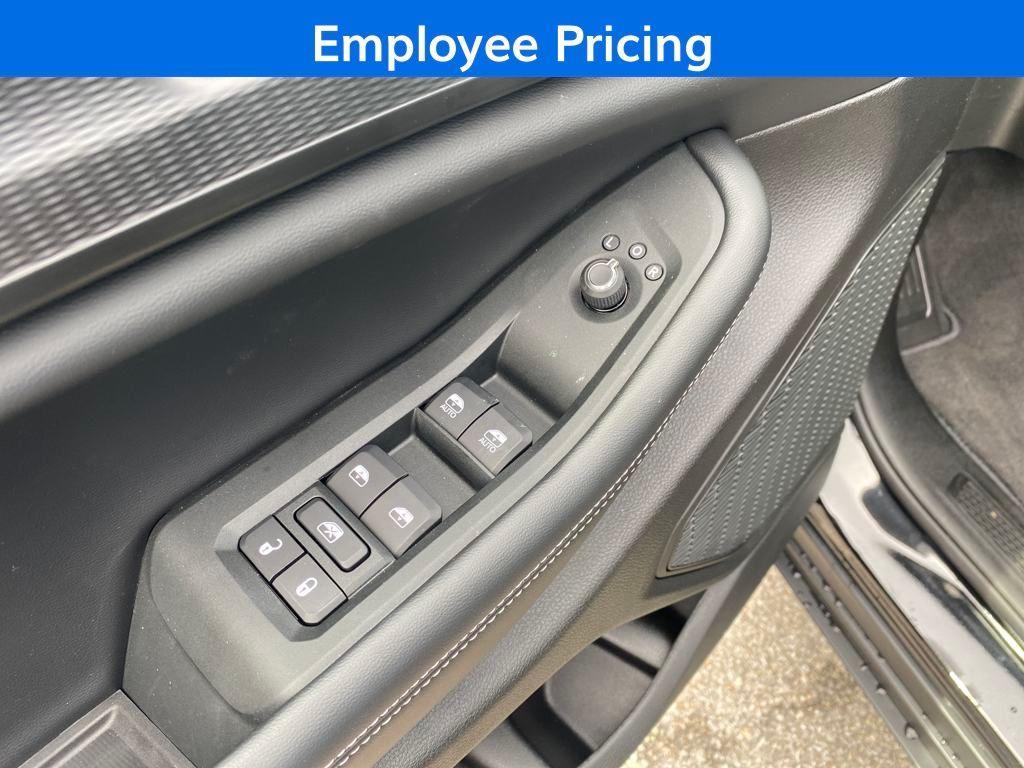 new 2025 Jeep Grand Cherokee car, priced at $31,125