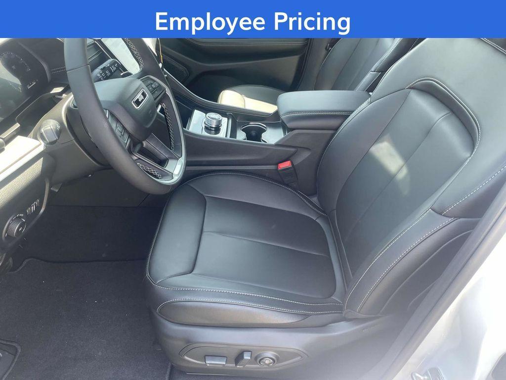 new 2025 Jeep Grand Cherokee L car, priced at $41,240