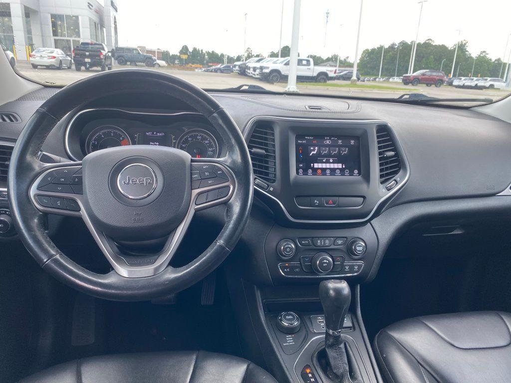 used 2019 Jeep Cherokee car