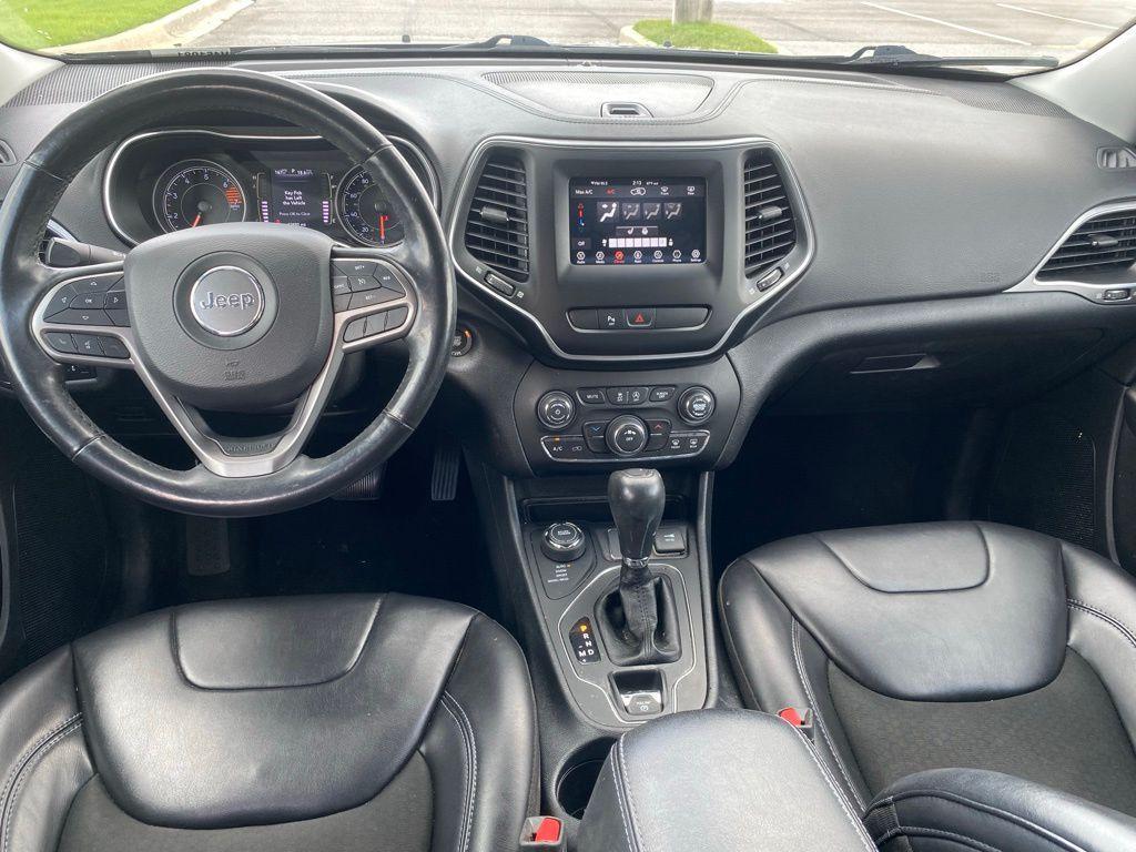 used 2019 Jeep Cherokee car