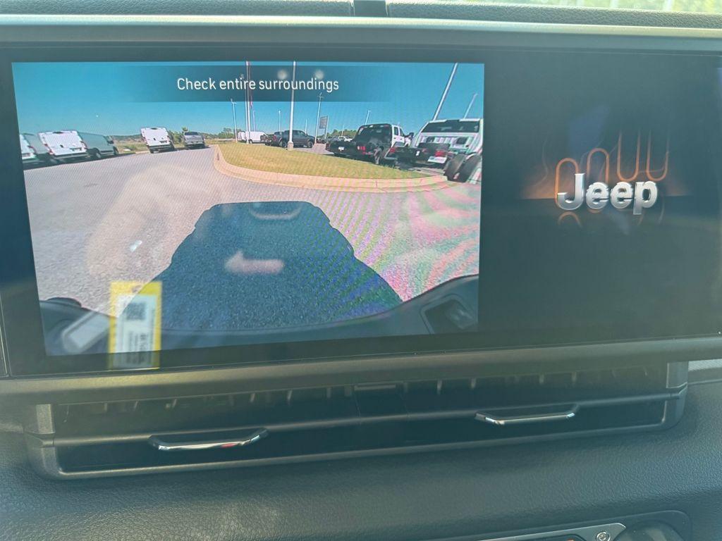 new 2025 Jeep Gladiator car, priced at $40,485