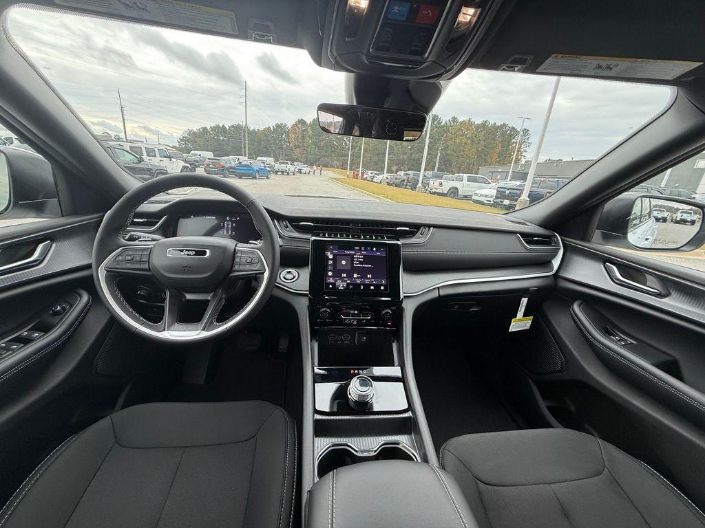 new 2025 Jeep Grand Cherokee car, priced at $26,030