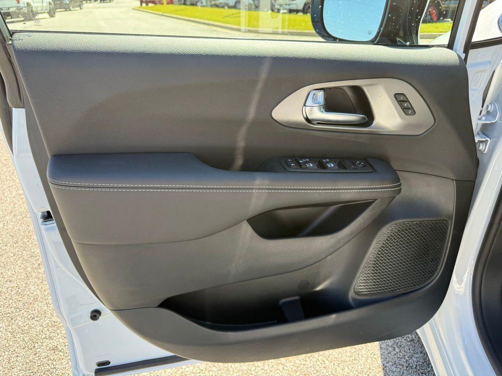 new 2026 Chrysler Pacifica car, priced at $37,290