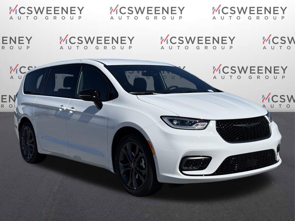 new 2026 Chrysler Pacifica car, priced at $37,290