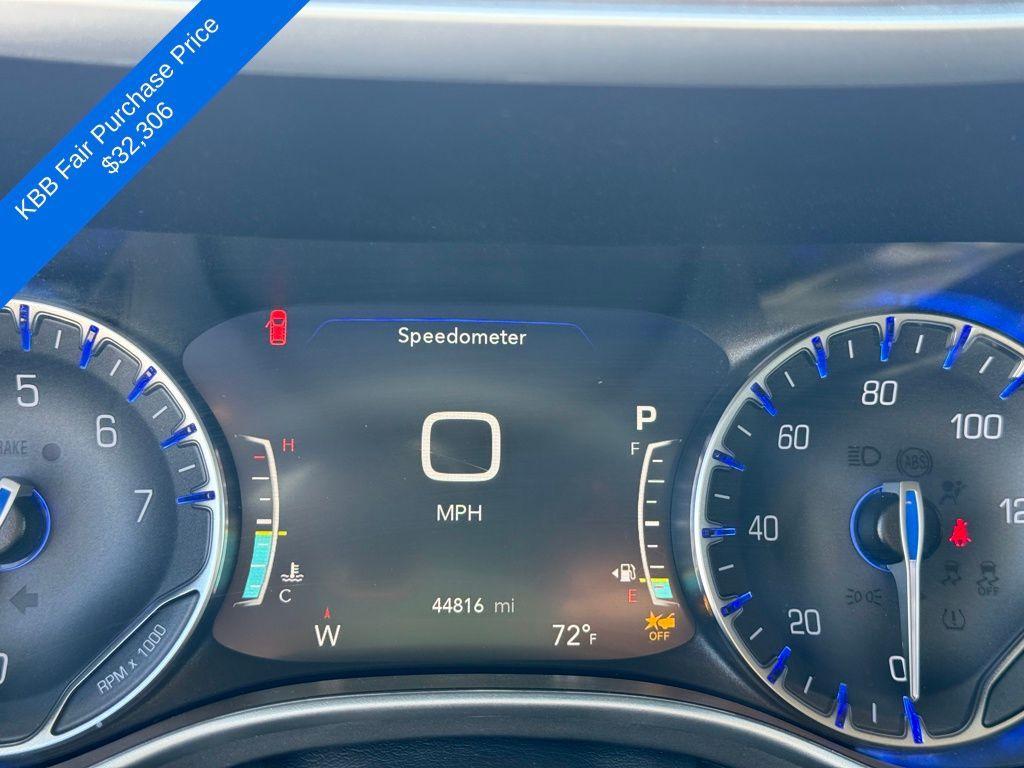 used 2024 Chrysler Pacifica car, priced at $29,118