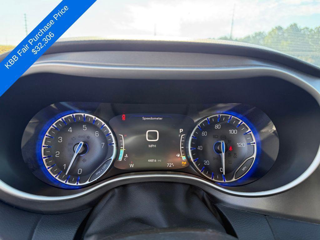 used 2024 Chrysler Pacifica car, priced at $29,118