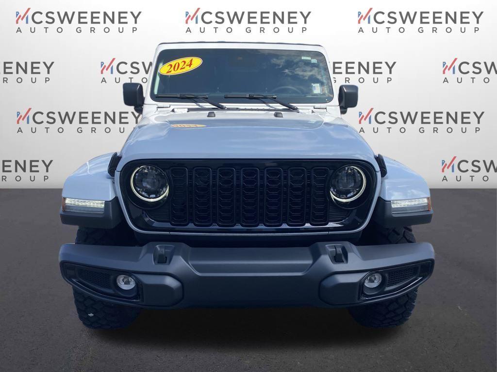 used 2024 Jeep Gladiator car, priced at $40,000