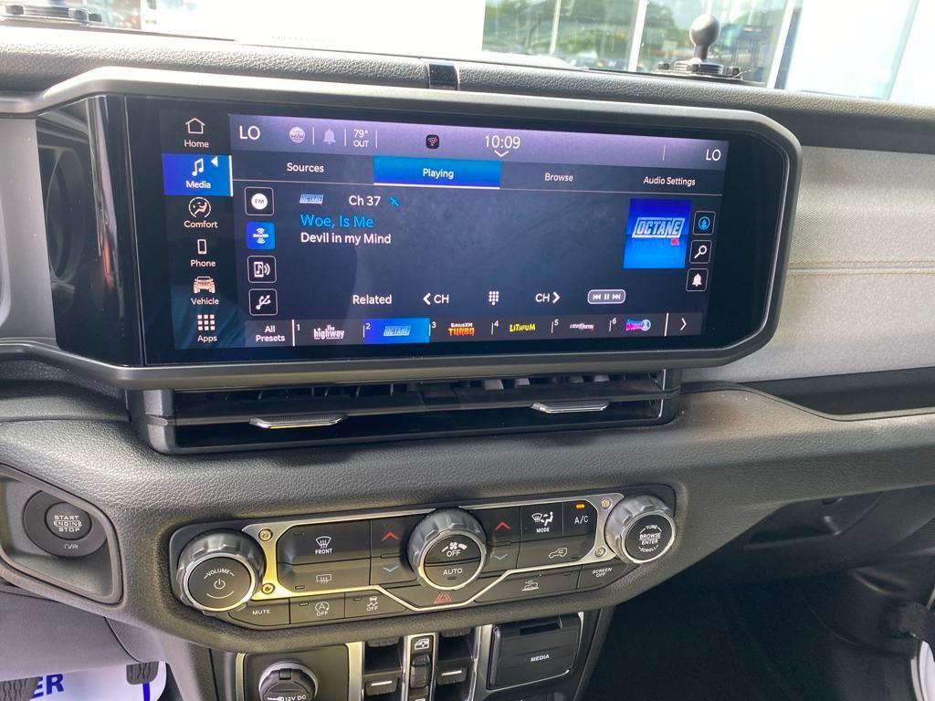 used 2024 Jeep Gladiator car, priced at $40,000