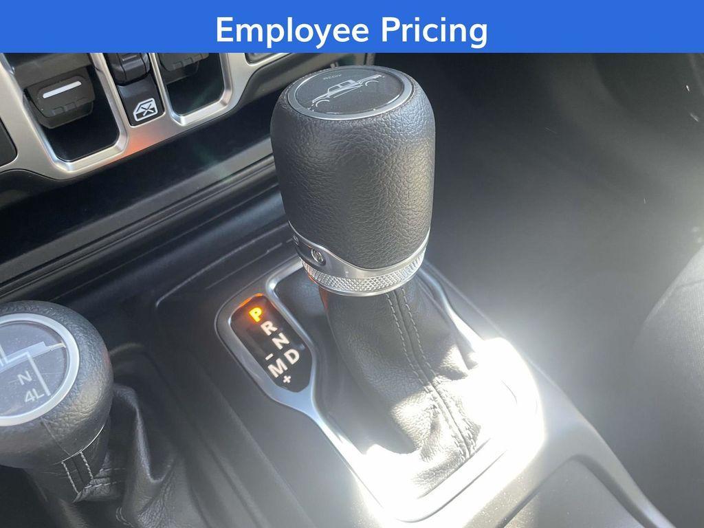 new 2025 Jeep Gladiator car, priced at $38,035