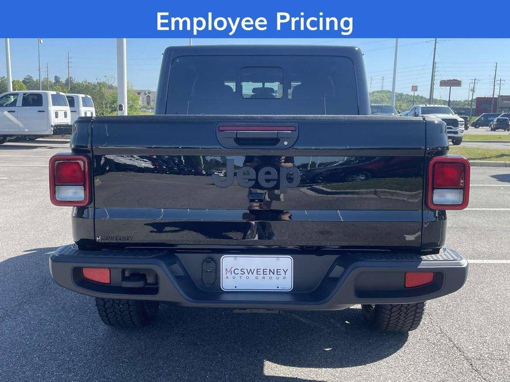new 2025 Jeep Gladiator car, priced at $38,035