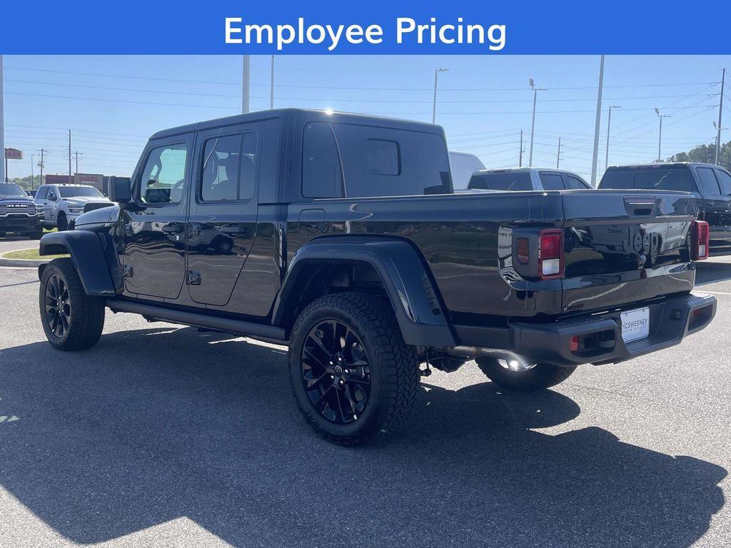 new 2025 Jeep Gladiator car, priced at $38,035