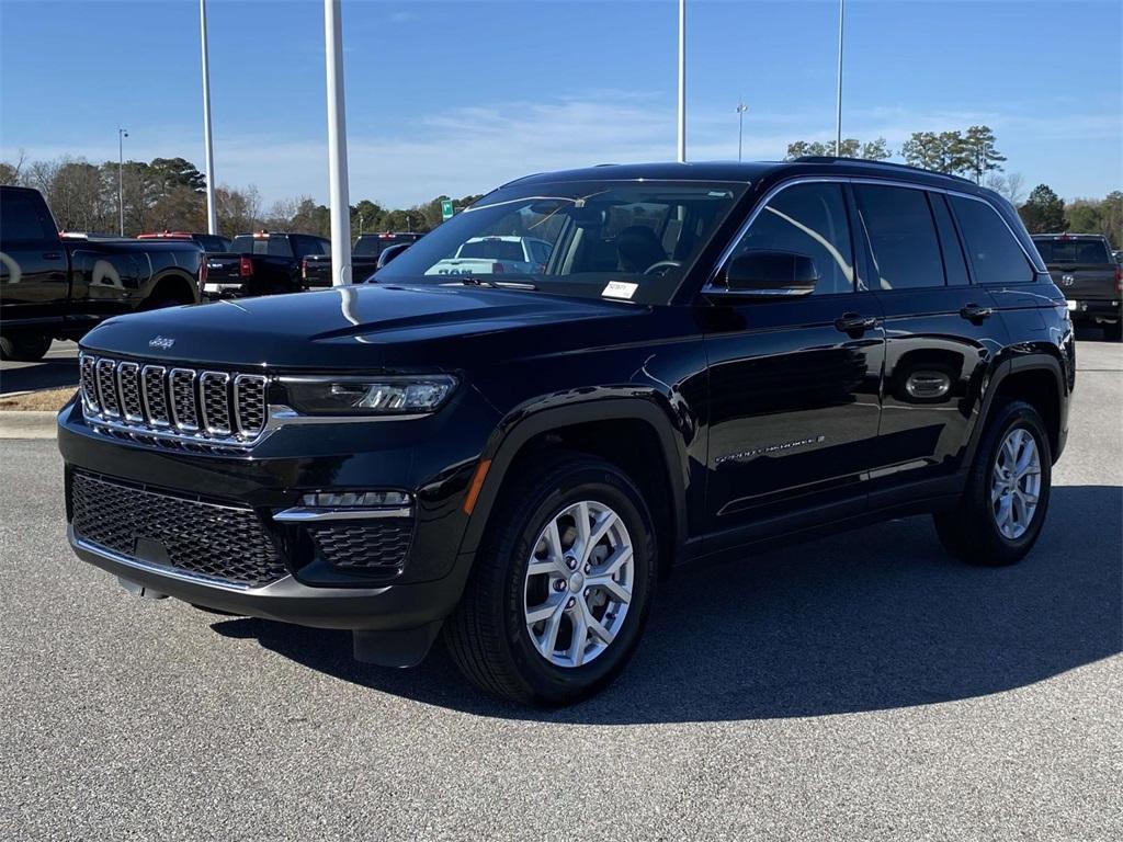 used 2023 Jeep Grand Cherokee car, priced at $34,125