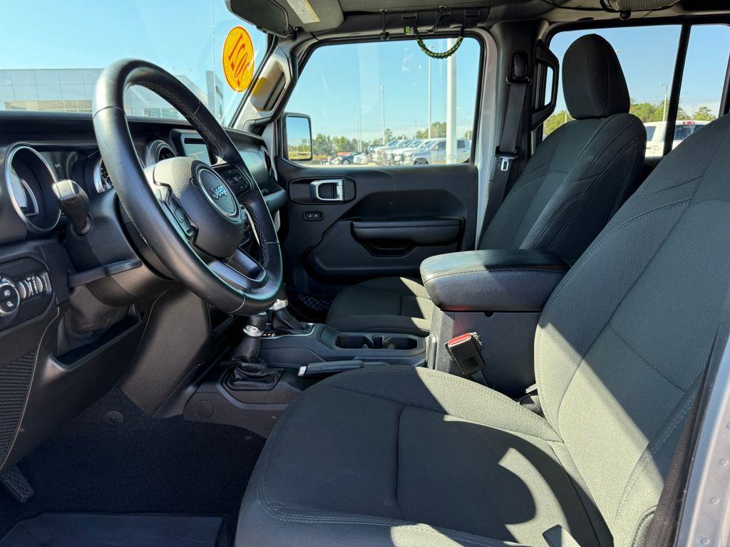 used 2021 Jeep Gladiator car, priced at $32,000
