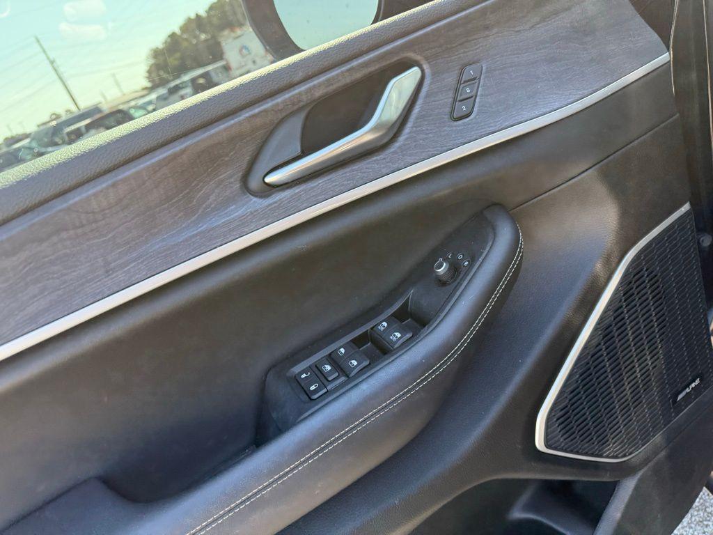 used 2023 Jeep Grand Cherokee car, priced at $33,046