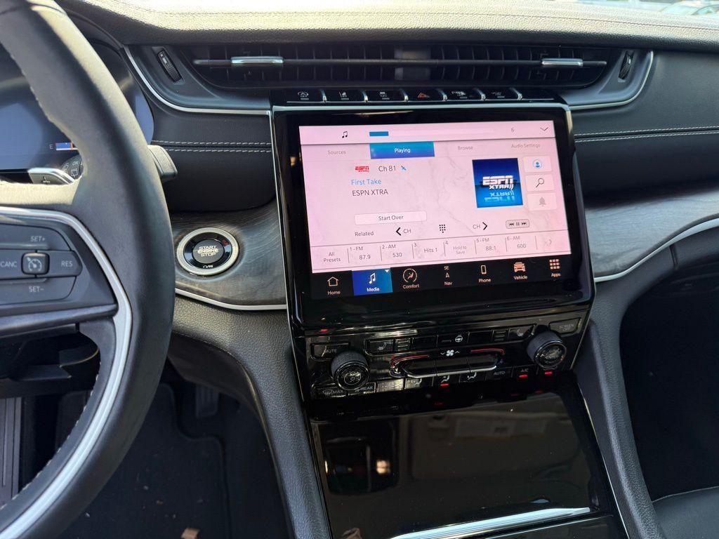 used 2023 Jeep Grand Cherokee car, priced at $33,046