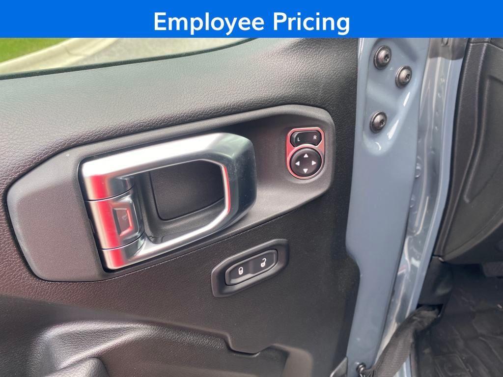 new 2025 Jeep Wrangler car, priced at $44,940