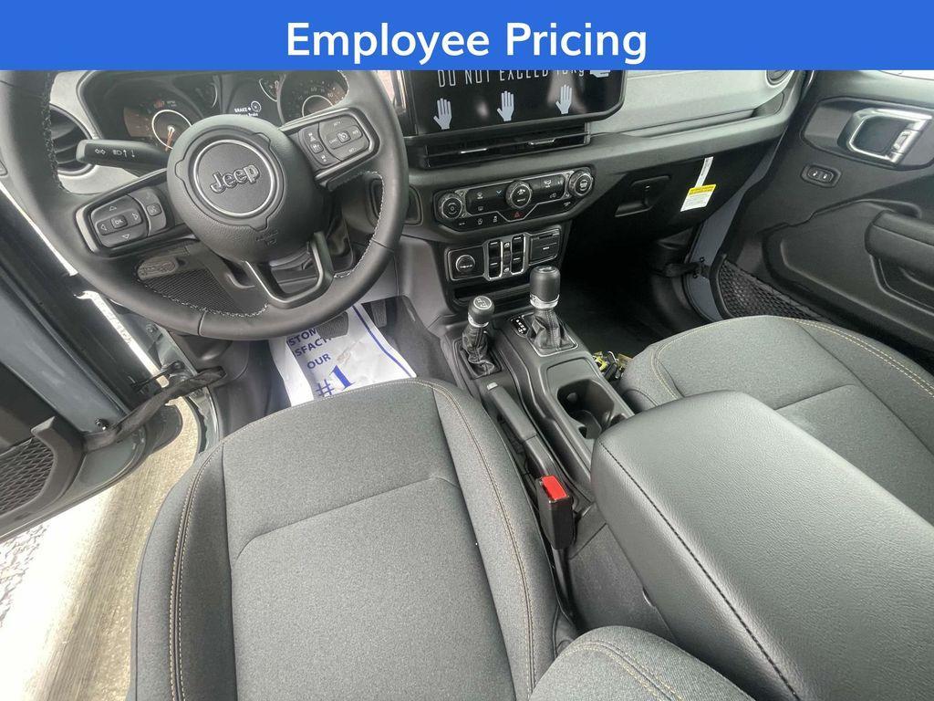 new 2025 Jeep Wrangler car, priced at $45,190