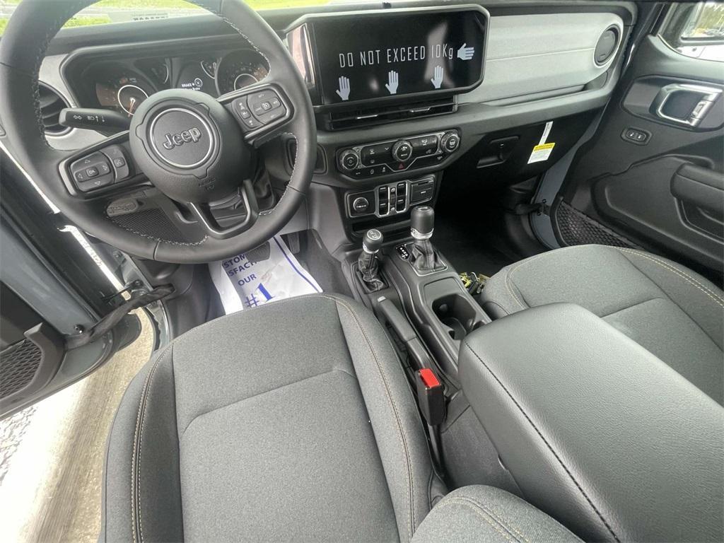 new 2025 Jeep Wrangler car, priced at $45,440