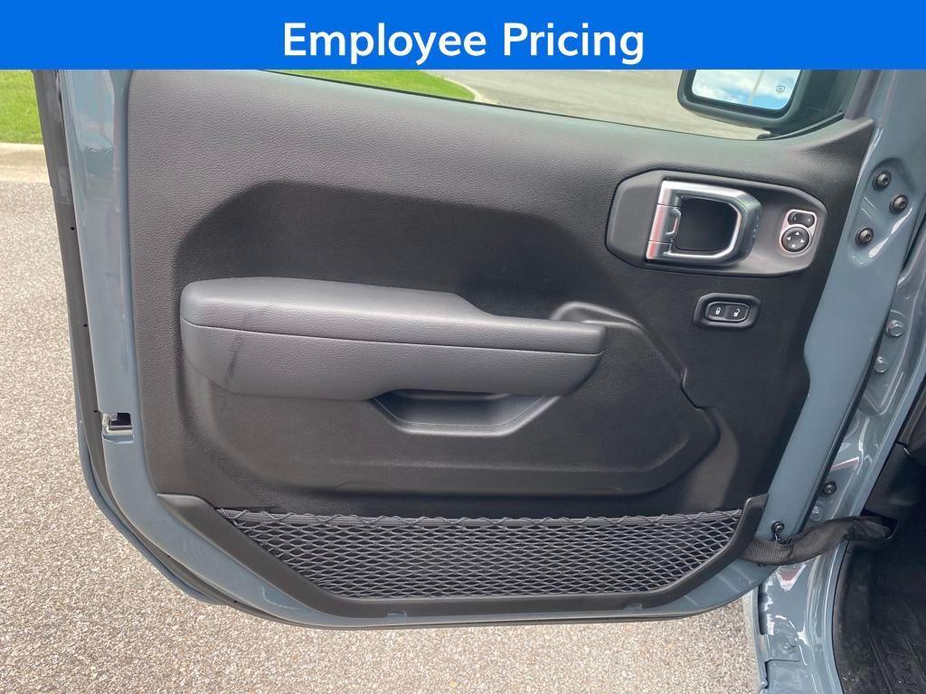 new 2025 Jeep Wrangler car, priced at $44,940