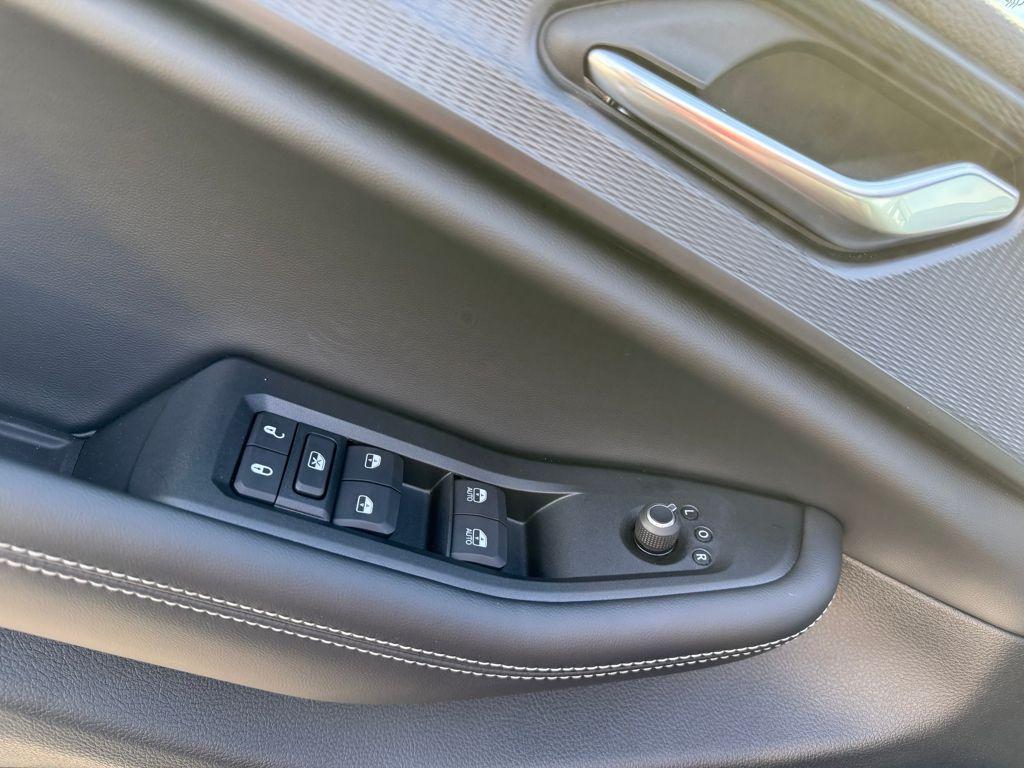 new 2025 Jeep Grand Cherokee car, priced at $34,125