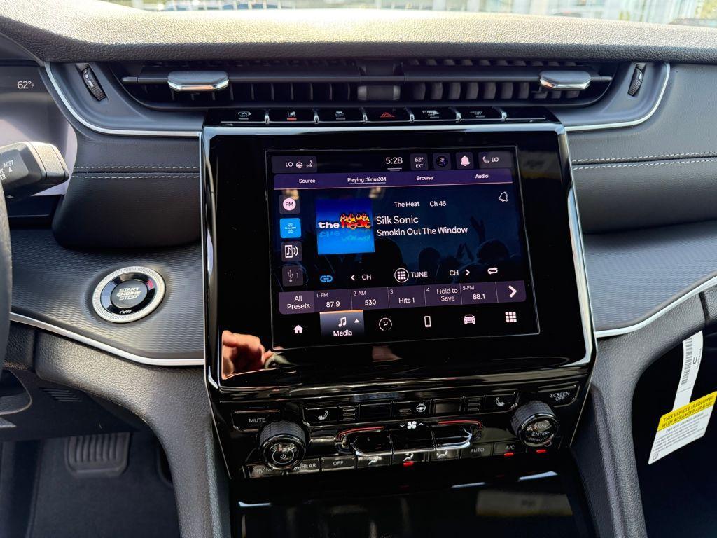 new 2025 Jeep Grand Cherokee car, priced at $34,125