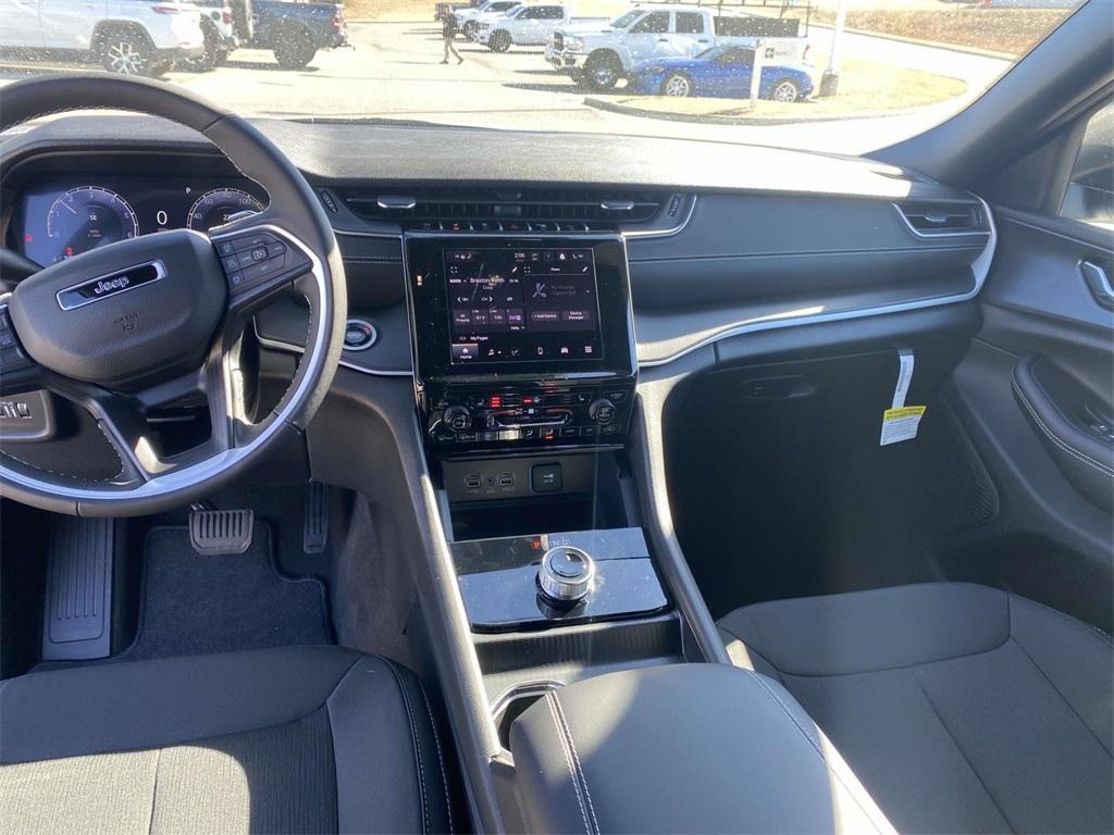 new 2025 Jeep Grand Cherokee L car, priced at $33,125