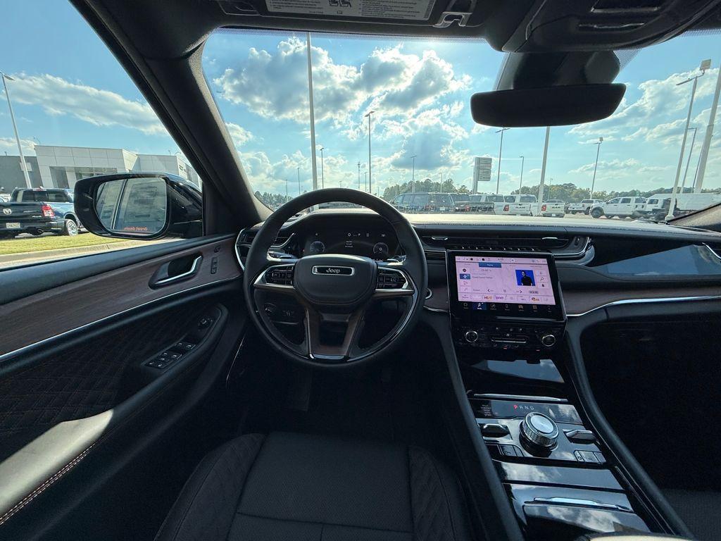 new 2025 Jeep Grand Cherokee car, priced at $56,430