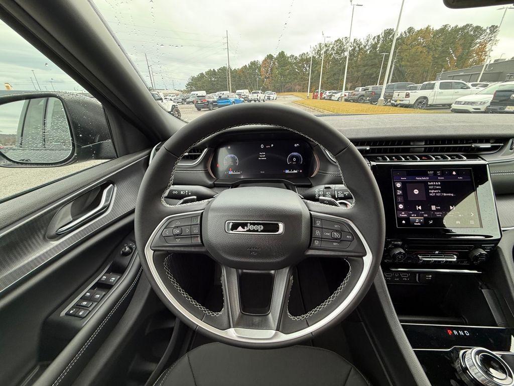 new 2025 Jeep Grand Cherokee car, priced at $26,625