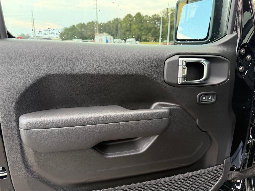 new 2025 Jeep Gladiator car, priced at $34,860