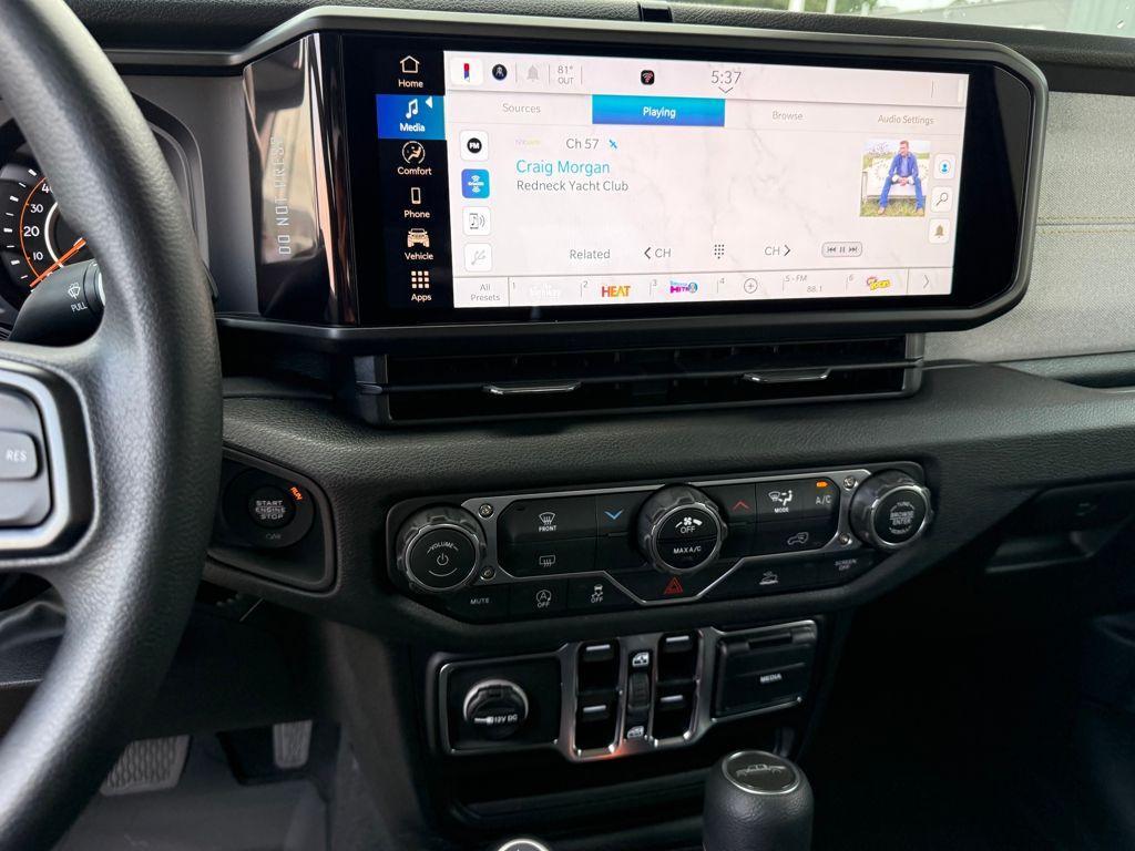 new 2025 Jeep Gladiator car, priced at $34,860