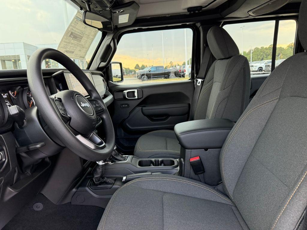 new 2025 Jeep Gladiator car, priced at $34,860