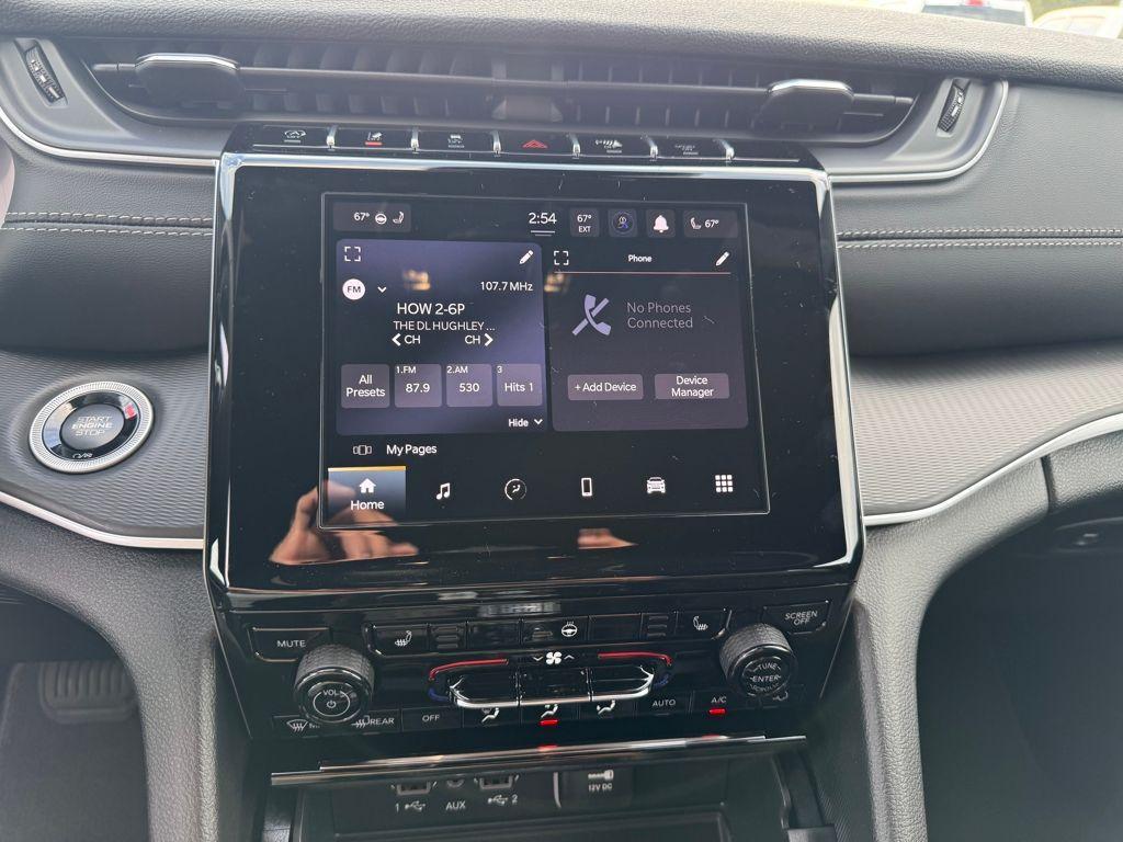 new 2025 Jeep Grand Cherokee car, priced at $32,625