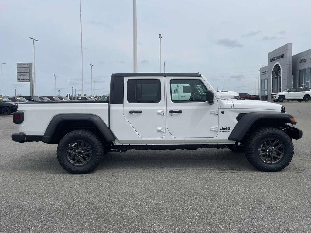 new 2025 Jeep Gladiator car, priced at $43,562