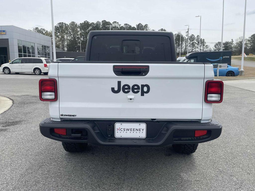 new 2025 Jeep Gladiator car, priced at $43,562