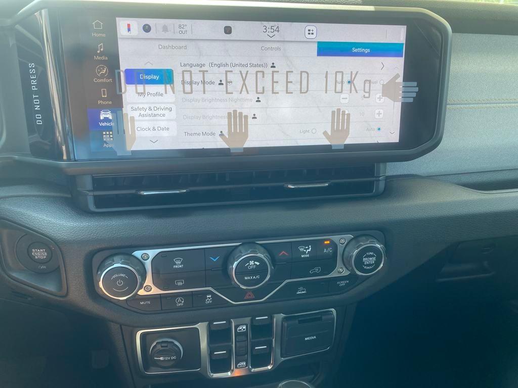 new 2025 Jeep Gladiator car, priced at $43,939
