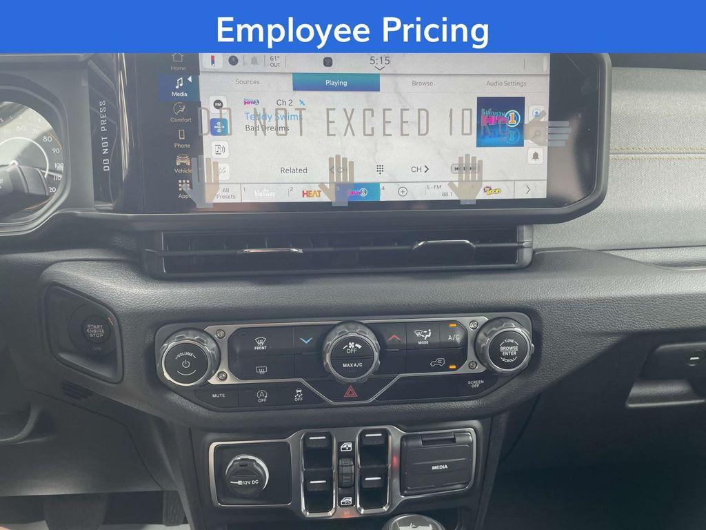 new 2025 Jeep Gladiator car, priced at $46,439