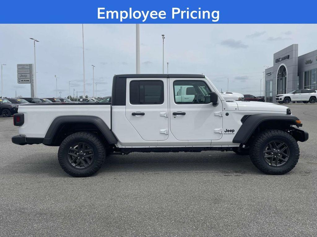 new 2025 Jeep Gladiator car, priced at $46,439
