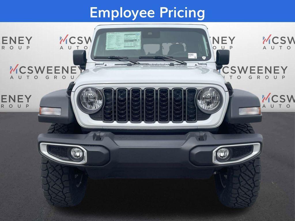 new 2025 Jeep Gladiator car, priced at $43,939