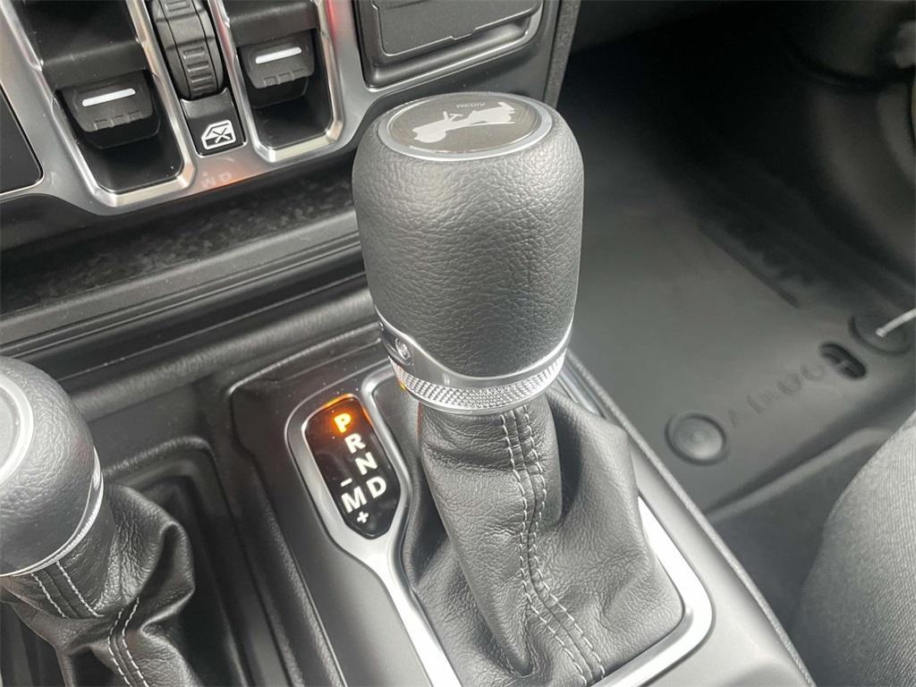 new 2025 Jeep Gladiator car, priced at $45,689