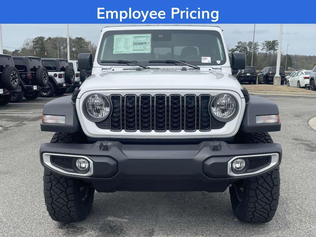 new 2025 Jeep Gladiator car, priced at $46,439