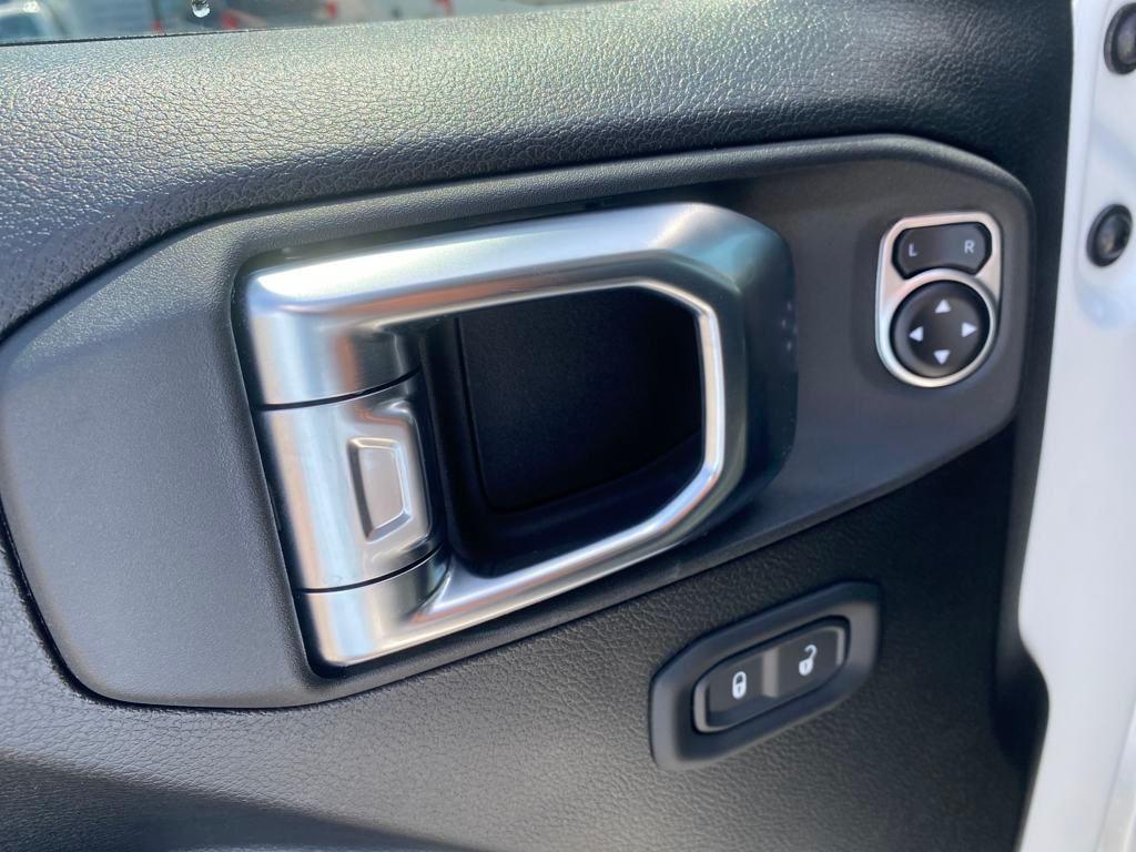 new 2025 Jeep Gladiator car, priced at $43,939