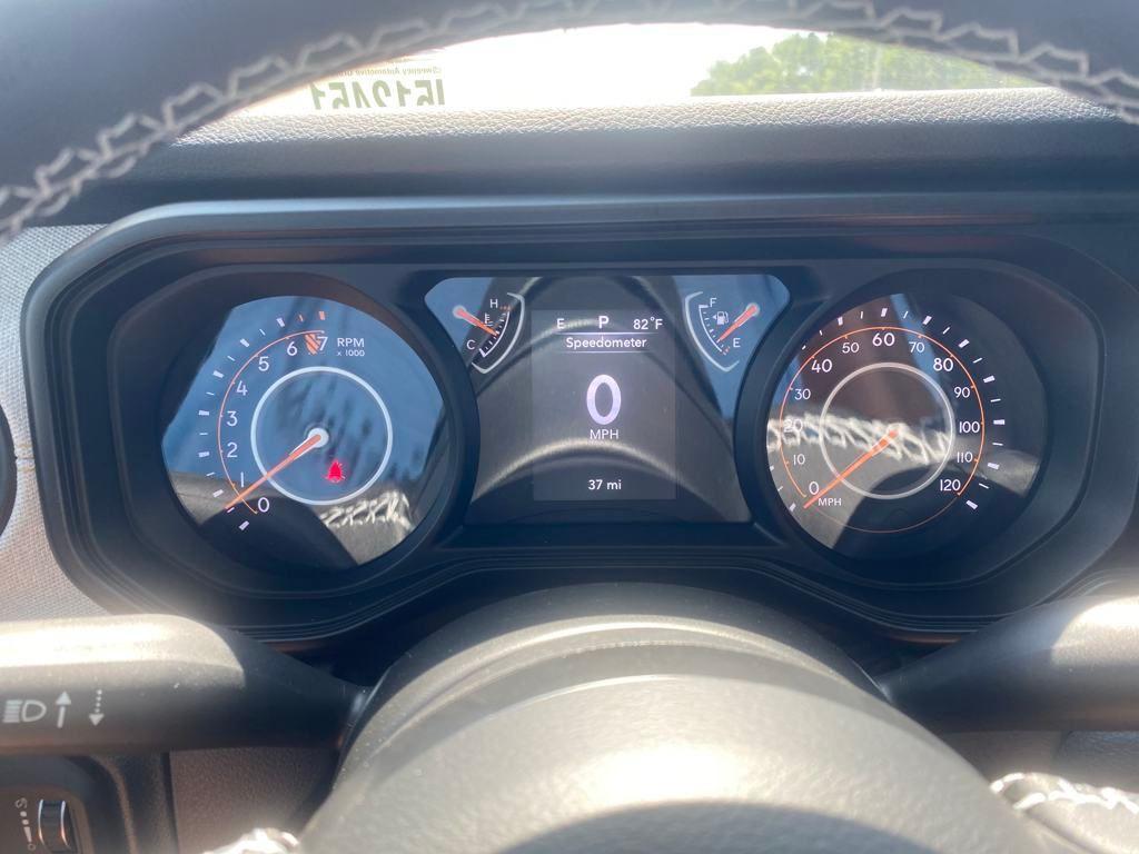 new 2025 Jeep Gladiator car, priced at $43,939
