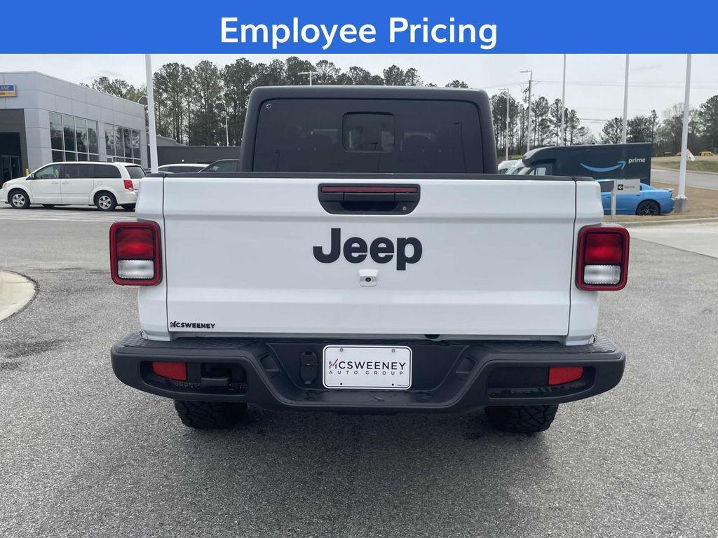 new 2025 Jeep Gladiator car, priced at $46,439