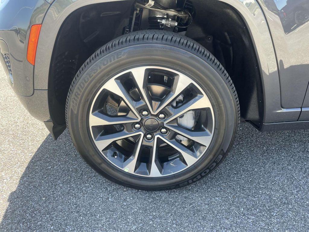 new 2025 Jeep Grand Cherokee car, priced at $54,370