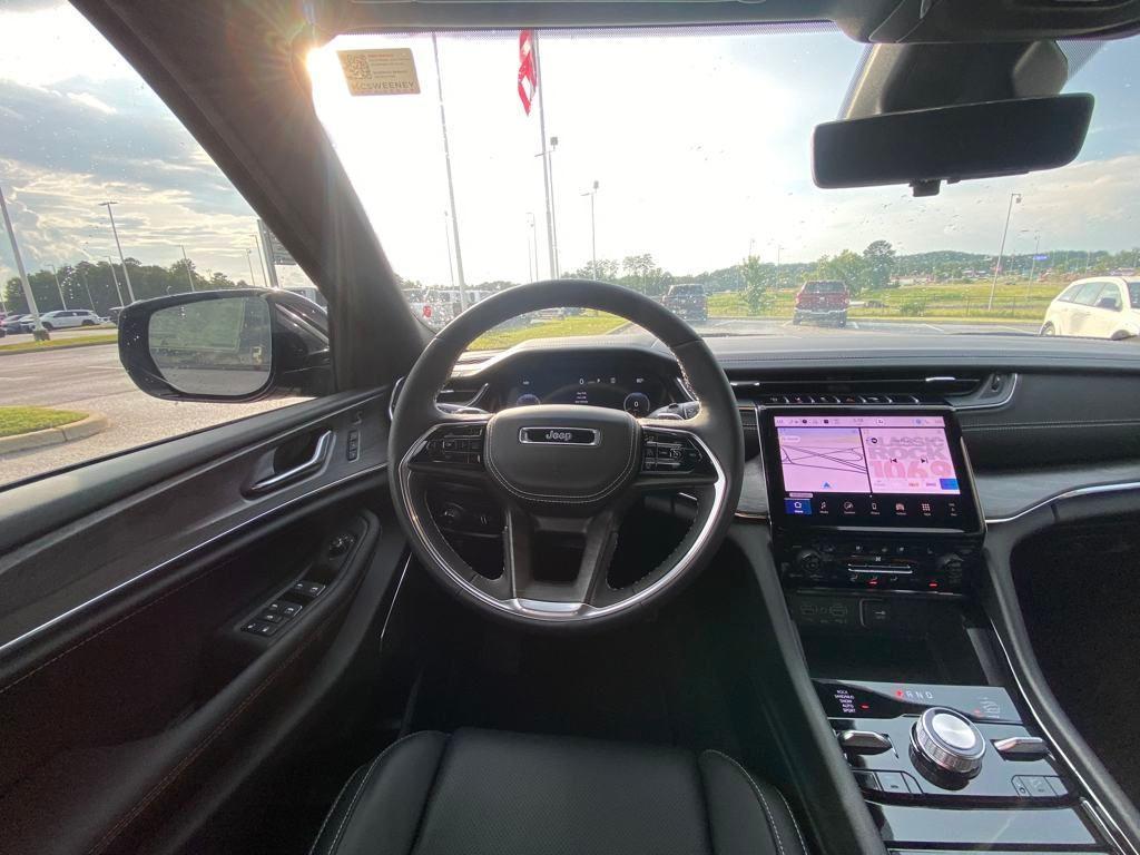 new 2025 Jeep Grand Cherokee car, priced at $50,870