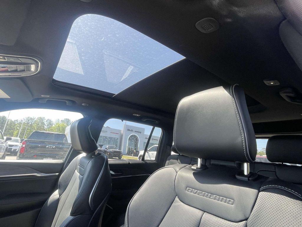 new 2025 Jeep Grand Cherokee car, priced at $54,370