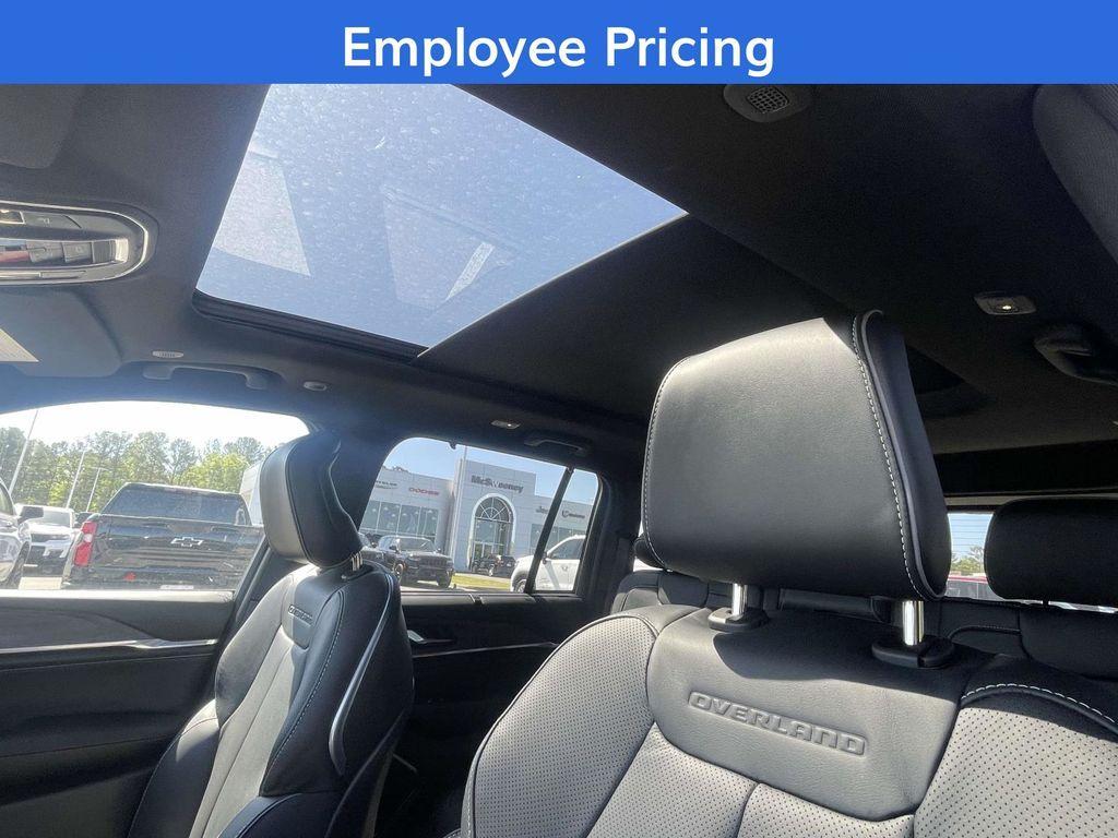 new 2025 Jeep Grand Cherokee car, priced at $53,870